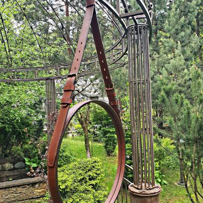 Зеркало. Кожаный ремень. Подсветка.