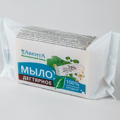 Хозяйственное мыло «Дегтярное» изготавливается из натурального сырья с добавлением березового дегтя. Главным отличием мыла является отсутствие отдушек и красителей в составе, что исключает вред для здоровья. Мыло обладает  антибактериальным и противомикробным действиями.  Состав: натриевые соли жирных кислот натуральных жиров и масел, вода, сода кальцинированная, березовый деготь.