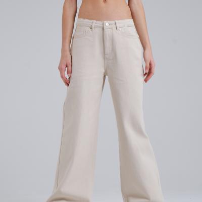 Джинсы  WIDE LEG  для девочки подростка из качественного хлопка 14 унций. Крой Wide leg ― это свободная посадка и расклёшенные от бедра штанины, они прекрасно подойдут для создания модных и актуальных образов. Посадка на талии дополнительно регулируется внутренним поясом.