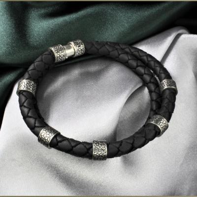 браслет с шармами