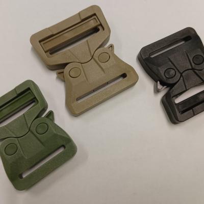 Пластиковая пряжка тип COBRA