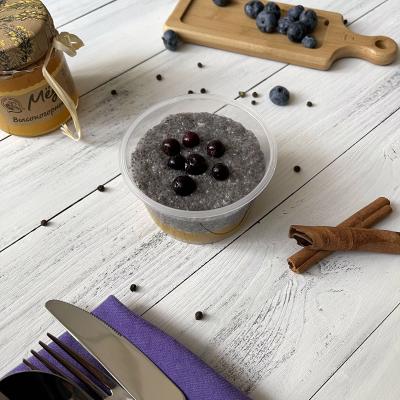 Чиа-пуддинг на миндальном молоке с манго