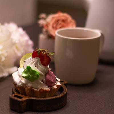 Тарелка из дуба с ручками угольная