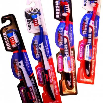 трехкомпонентная ручка с резиновыми вставками , разноуровневая и разнонаправленная средняя  щетина , массажные вставки,подушка для чистки языка